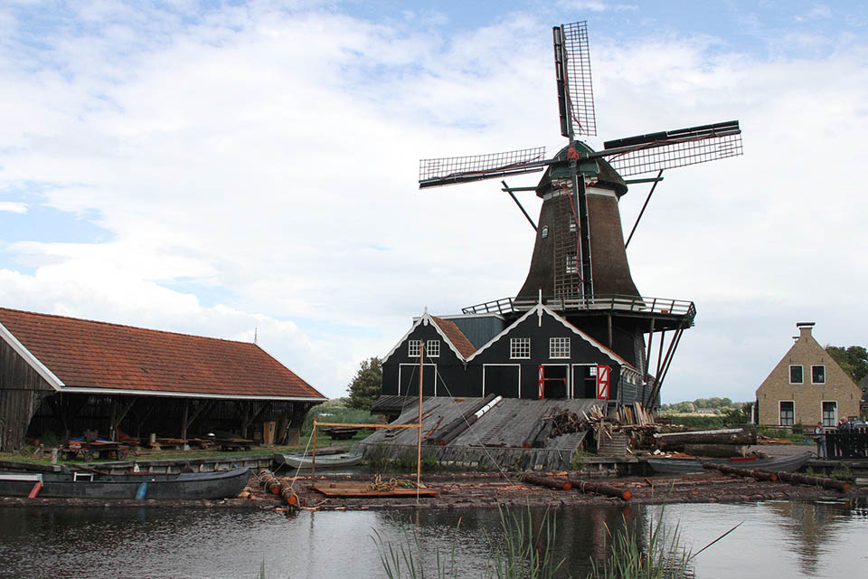 Windmmühle mit Sägewerk